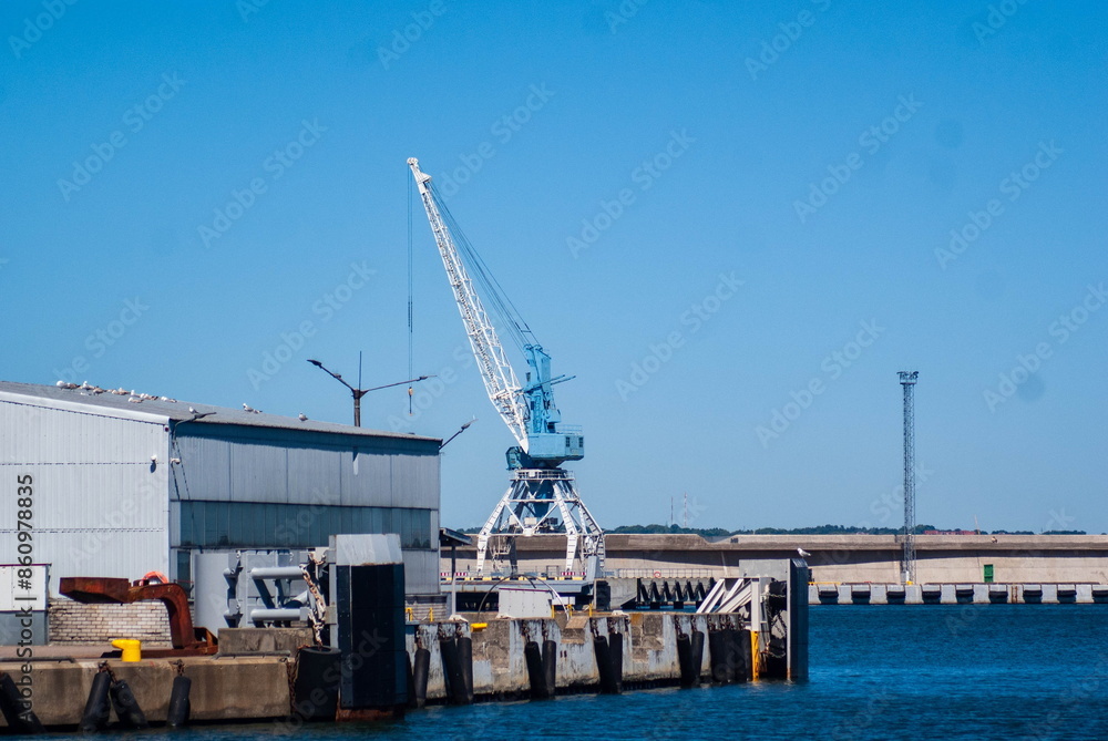 Fototapeta premium cranes in the harbor