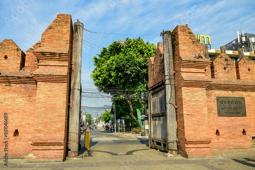 タイチェンマイにあるターペー門の美しい風景Beautiful scenery of Tha Phae Gate in Chiang Mai, Thailand photo