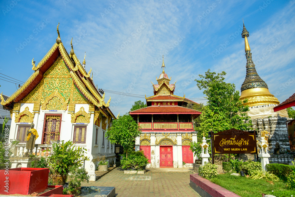 Naklejka premium タイチェンマイにある寺院の美しい風景Beautiful scenery of temple in Chiang Mai, Thailand