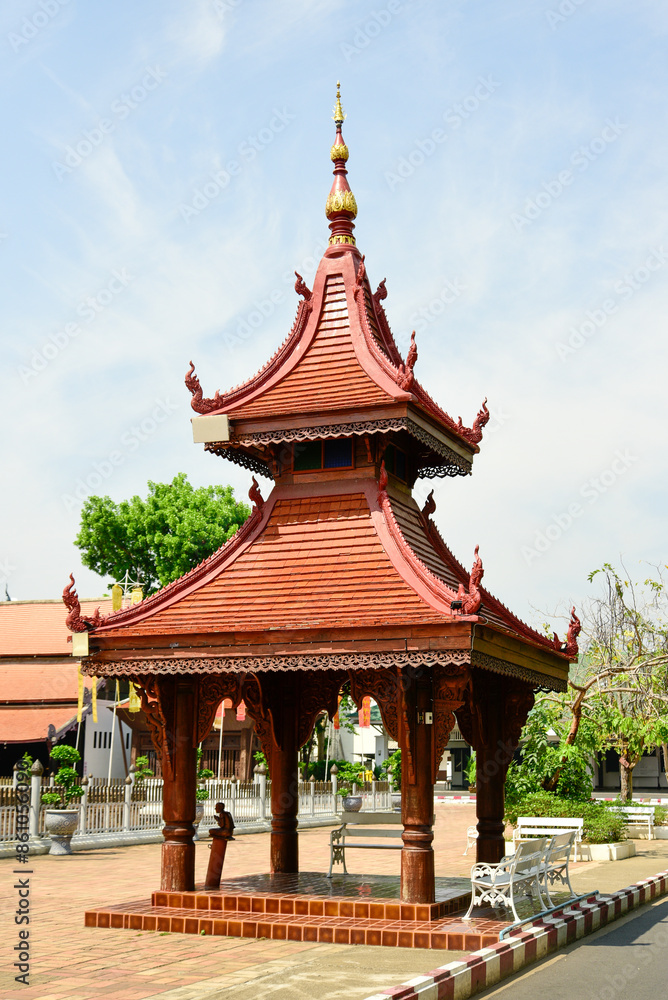 Naklejka premium タイチェンマイにあるワット・チェディルアン寺院の美しい風景Beautiful scenery of Wat Chediluang temple in Chiang Mai, Thailand