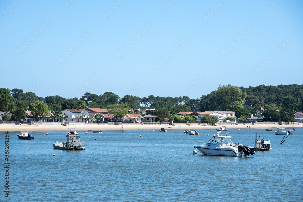 CAP FERRET (Bassin d'Arcachon, France). Vue sur la plage du village de Petit Piquey CAP FERRET (Bassin d'Arcachon, France). Vue sur la plage du village de Petit Piquey