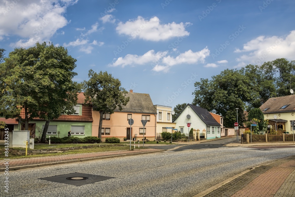 güsten, deutschland - panorama in der altstadt