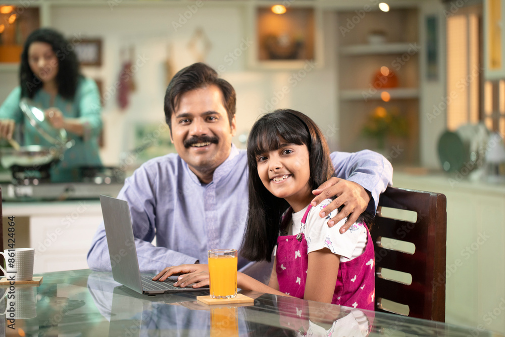 Fototapeta premium Handsome Dad And Daughter Smiling While Looking At Camera