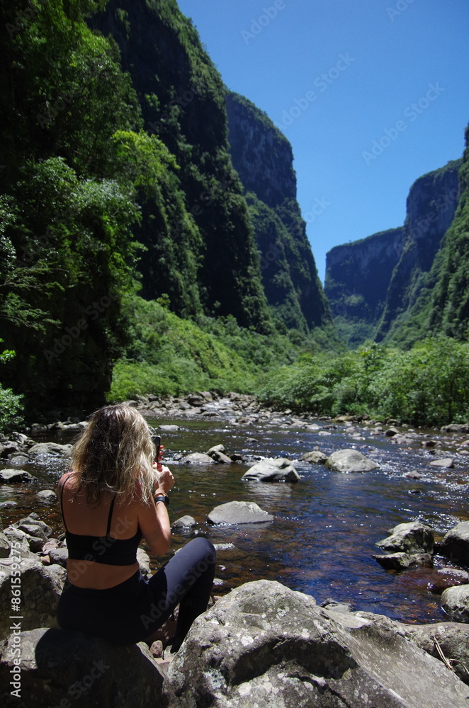Naklejka premium Trilha do Rio do Boi