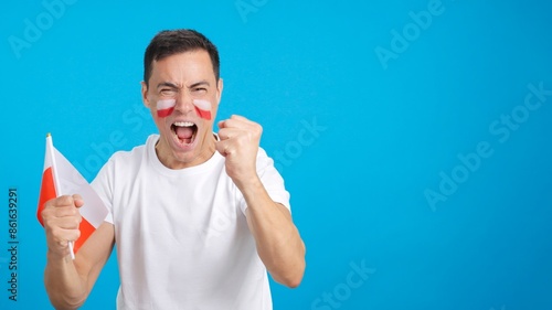 Fotografi Man cheering for Poland screaming and waving a national flag