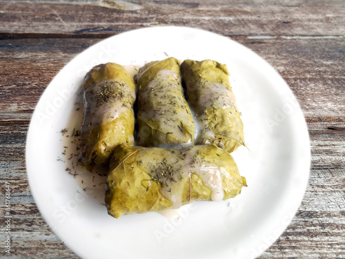 Dolmas with egg-lemon sauce
