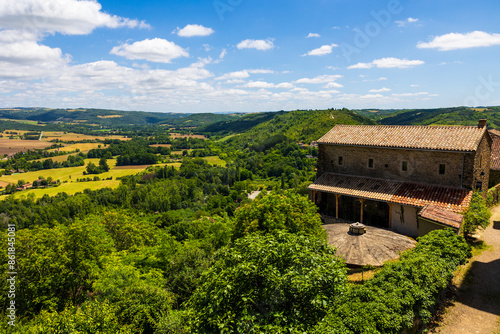 Paysage de campagne autour de Cordes-sur-Ciel photo