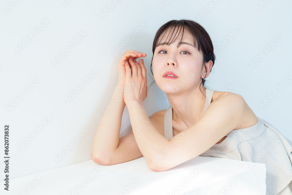 女性　スキンケア　ビューティー　コンセプト