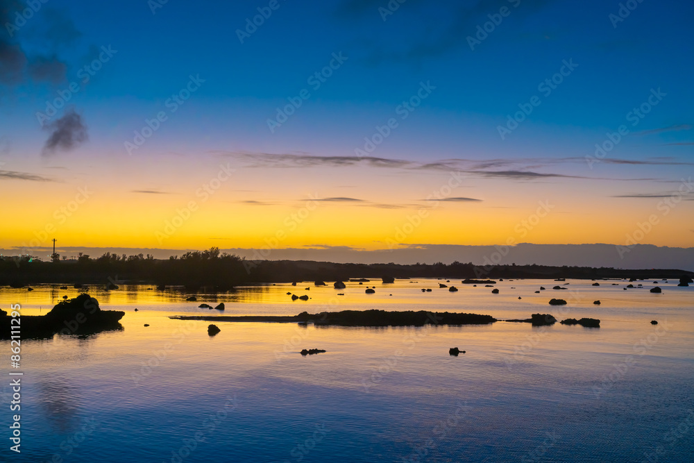 Fototapeta premium 佐和田の浜の夕景