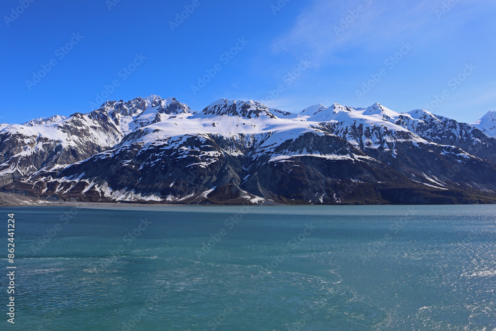 Obraz premium lake in the mountains glacier Alaska cruise ship