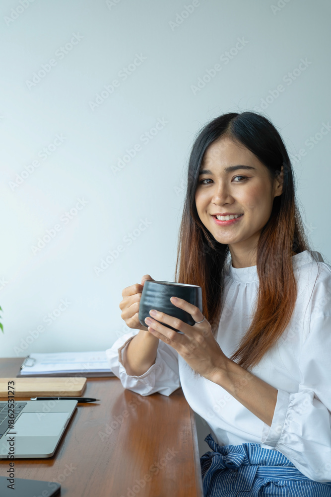 Businesswomen drive online store success together. Businesswomen drive online store success together.