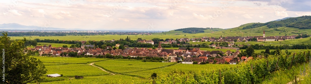 Le village de Kientzheim, au cœur du vignoble alsaciens, CeA, Alsace, Grand Est, France Le village de Kientzheim, au cœur du vignoble alsaciens, CeA, Alsace, Grand Est, France