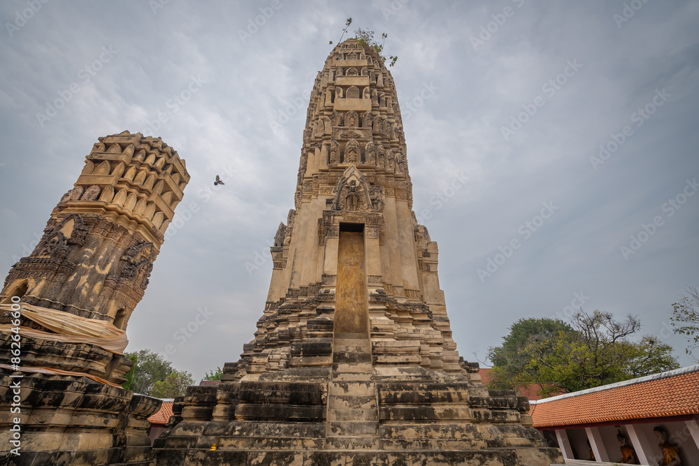 The old stupa at Wat Aranyikawas, Ratchaburi, Thailand The old stupa at Wat Aranyikawas, Ratchaburi, Thailand
