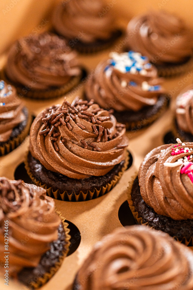 Baking Chocolate Cupcakes with Decadent Chocolate Frosting Baking Chocolate Cupcakes with Decadent Chocolate Frosting