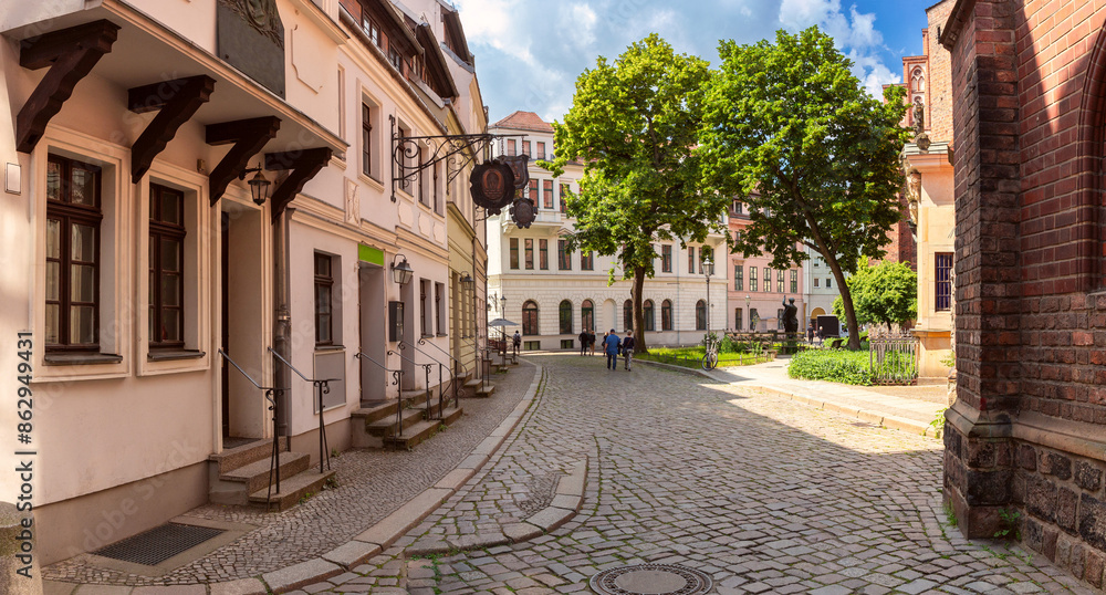 Φωτογραφία The old historical quarter of Berlin Nikolaivirtel on a sunny day
