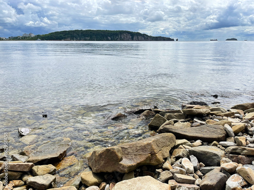 Obraz na płótnie Vladivostok, Patrokl Bay in the Ussuri Bay of the Sea of Japan in summer in cloudy weather w salonie
