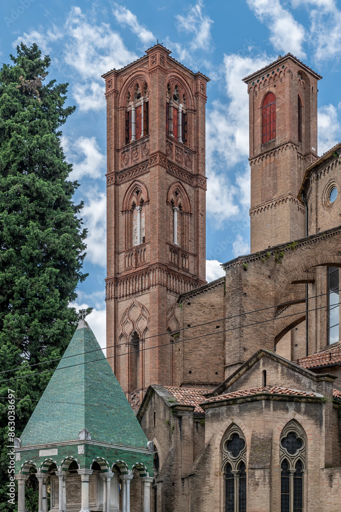 Fototapeta premium Tombs of the Glossators and apse of San Francesco church, Piazza Malpighi, Bologna, Italy