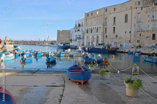 Obraz na plátně Fishing boats at the old port of Porto Vecchio, Monopoli, Italy.
