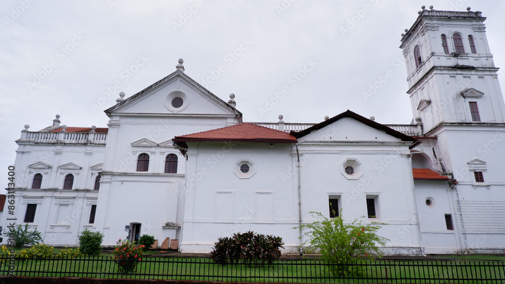 Se Cathedral is the most ancient oldest famous and largest church in Goa. Se Cathedral is the most ancient oldest famous and largest church in Goa.