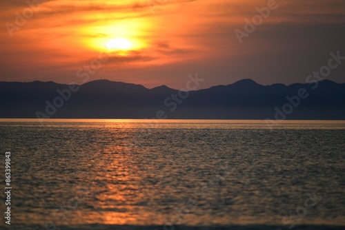 情緒的な夕空（日本海の日没）