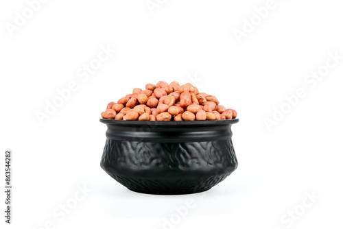 Roasted Groundnuts Pleasure: Experience the crispy texture and rich flavor of these freshly roasted groundnuts.