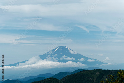 大山山頂より富士山を望む