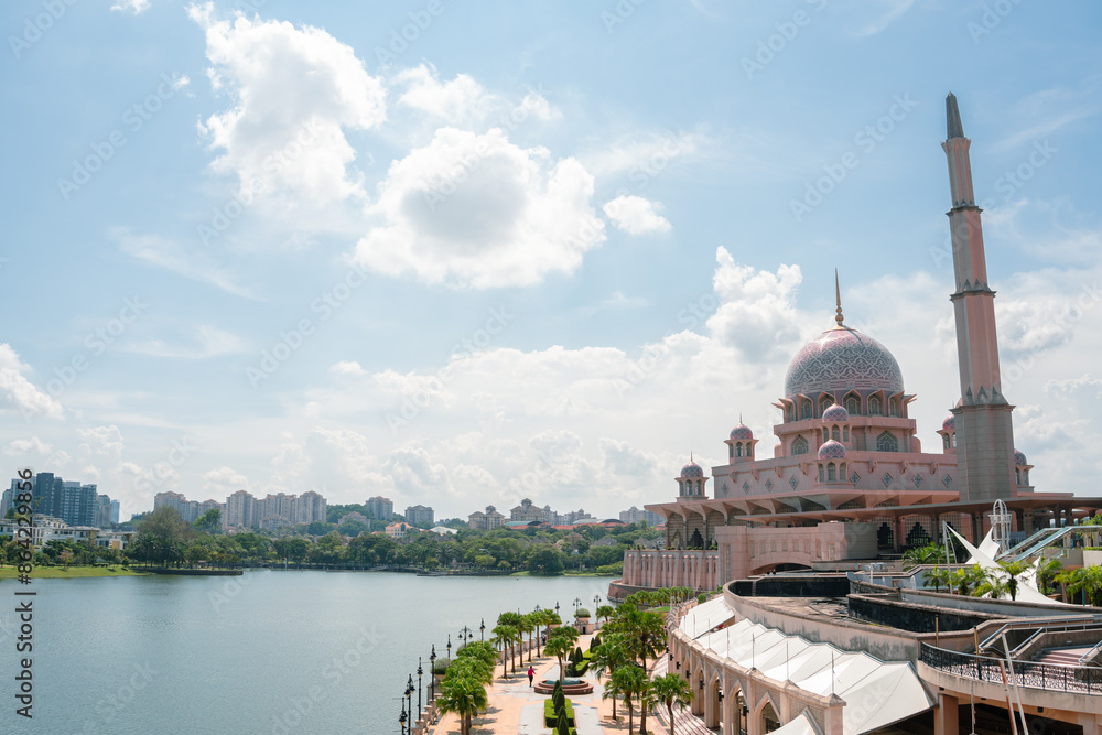 View of Masjid Putra Mosque and lake in Putrajaya, Malaysia