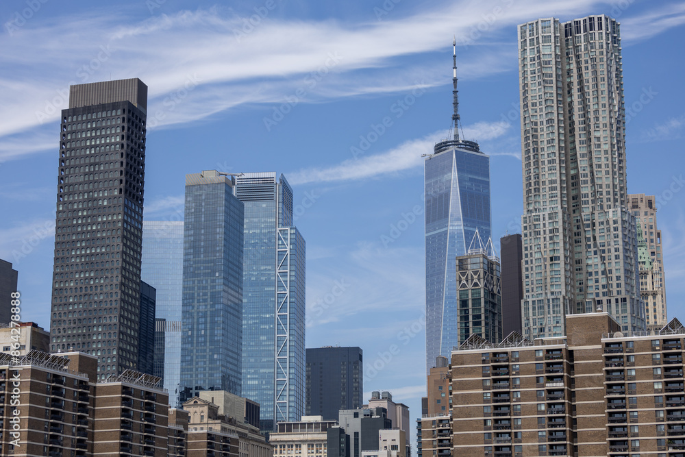Obraz premium New York City buildings and sunset sky 