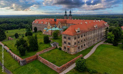 Obraz na płótnie Cistercian monastery w salonie