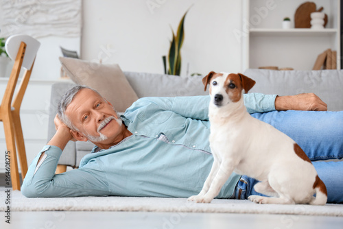 Mature man with cute Jack R...