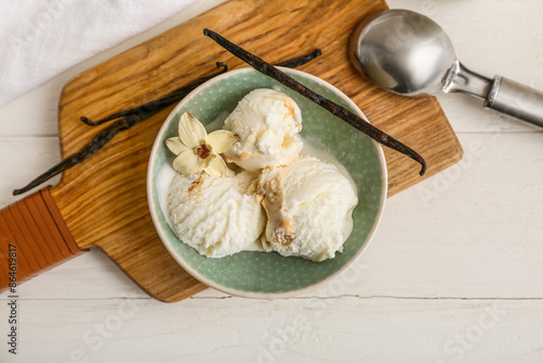 Bowl of sweet vanilla ice-c...