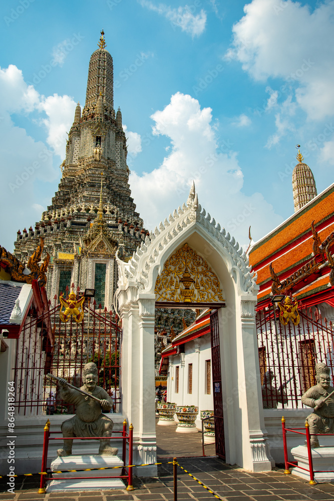 Fototapeta premium バンコクにあるワット・アルンのとても美しい風景