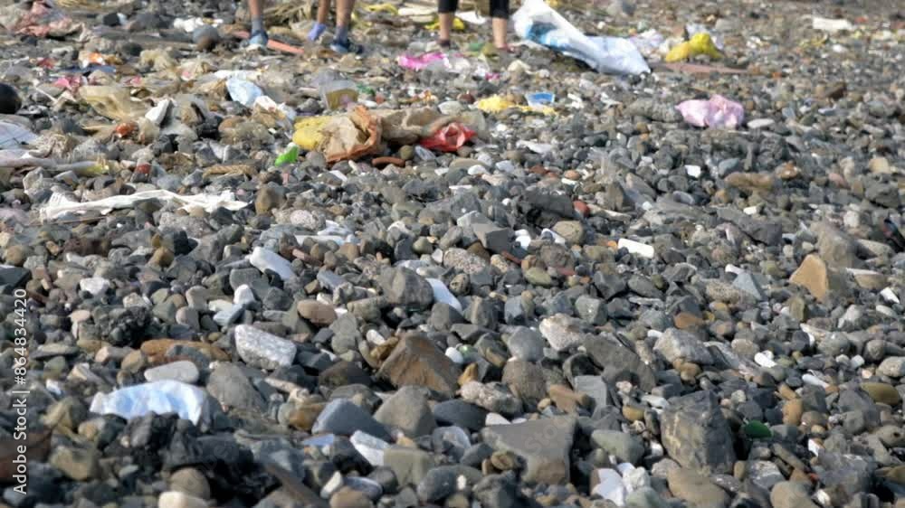 Cleaning polluted Beach carter Road in Mumbai Cleaning polluted Beach carter Road in Mumbai