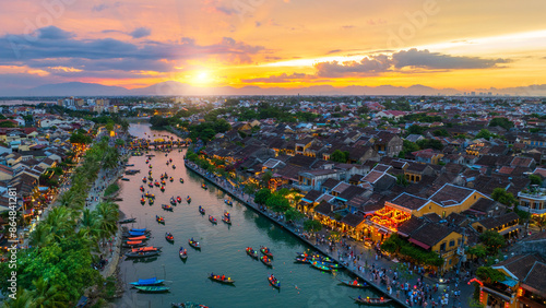 Fényképezés Hoi An Vietnam in Quang Nam Province It is a popular tourist attraction where colorful lantern boats sail on the river