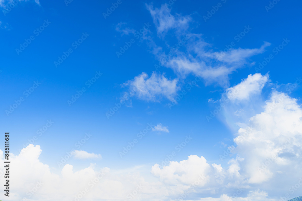 Obraz premium blue sky with white cloud, easy on the eyes, relaxed at Patong Beach, Phuket, Thailand background.