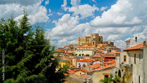 Castello Aragonese e borgo di Monteverde Irpino, Campania