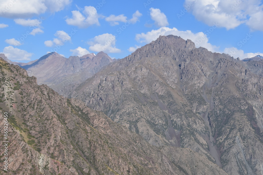 Obraz premium Stunning mountain scenery in the wild nature of Kyrgyzstan, Central Asia