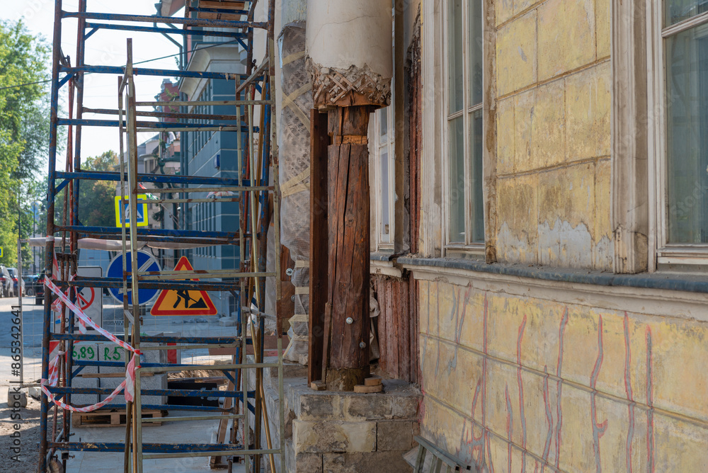 Reconstruction of an old house with columns Reconstruction of an old house with columns