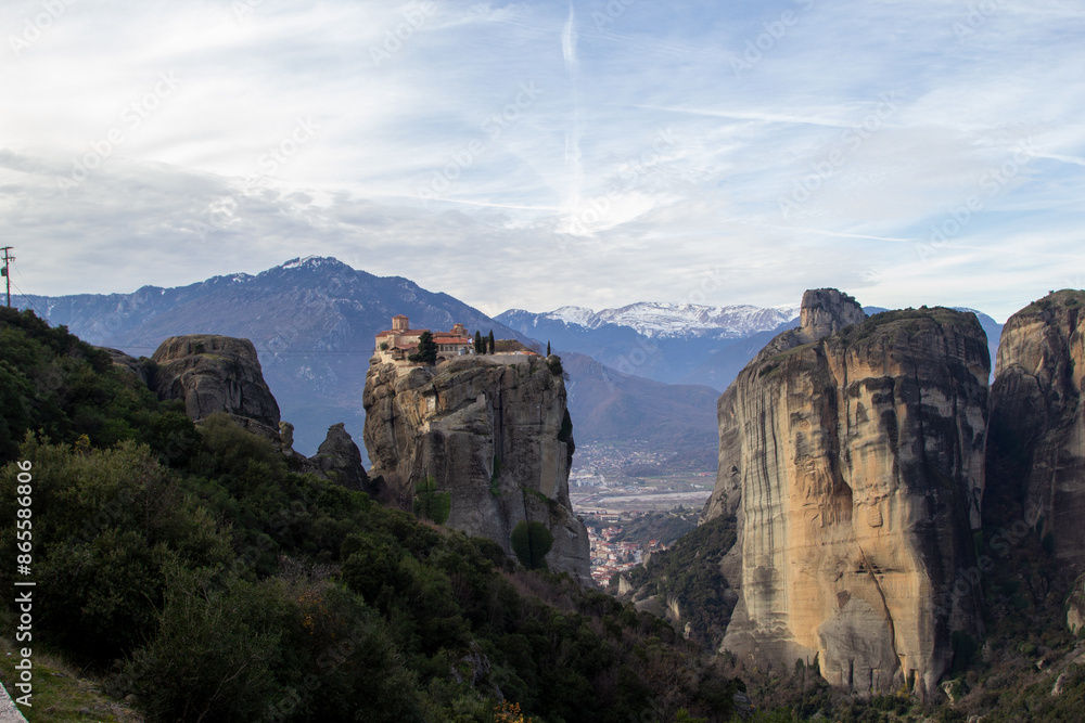 Naklejka premium Greece's Meteora's monasteries and landscape wonders