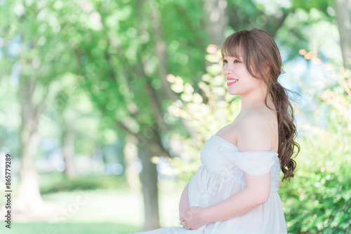 マタニティフォトの撮影をするアジア人妊婦の女性
Free Download マタニティフォトの撮影をするアジア人妊婦の女性
- GFXLoad