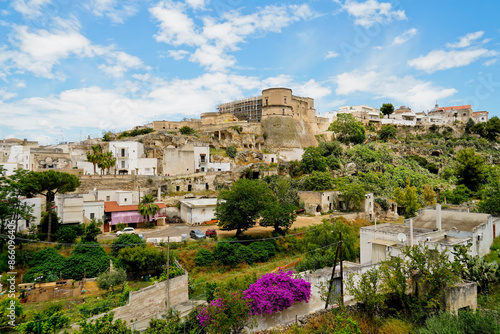 Il centro storico e la gravina di Massafra, Taranto, Puglia. Italia