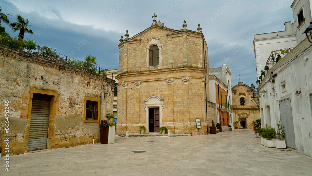 Fototapeta premium La monumentale piazza Leonardo Leo di San Vito dei Normanni, Lecce, Puglia. Italia