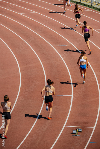 start women's 400-meter race at summer athletics games