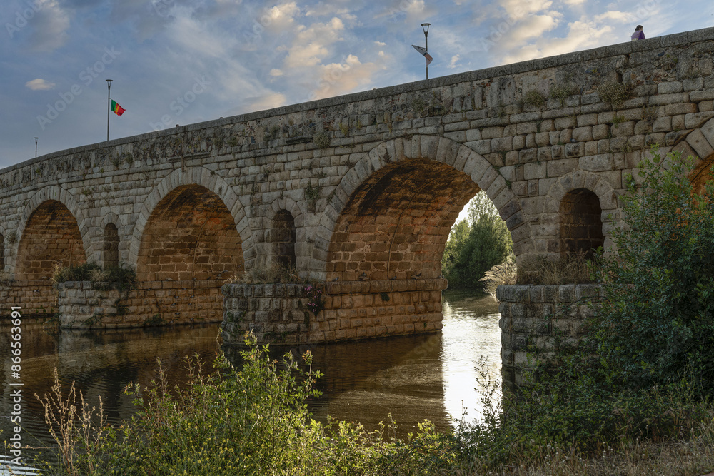 Fototapeta premium Ancient Roman Bridge Over Guadiana River in Merida, Spain
