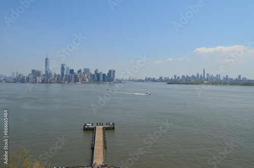 Panorama Manhattanu z Liberty Island photo