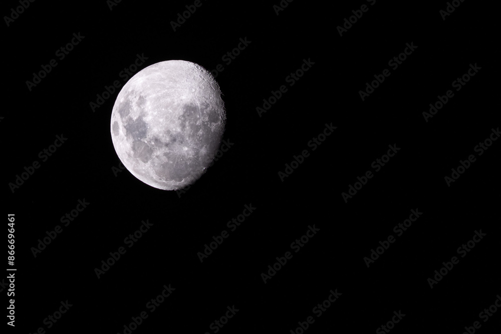 Obraz premium Moon in dark sky