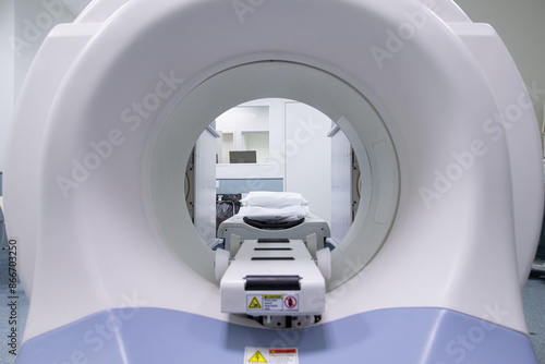 Fotografie Medical CT or MRI or PET Scan Standing in the Modern Hospital Laboratory