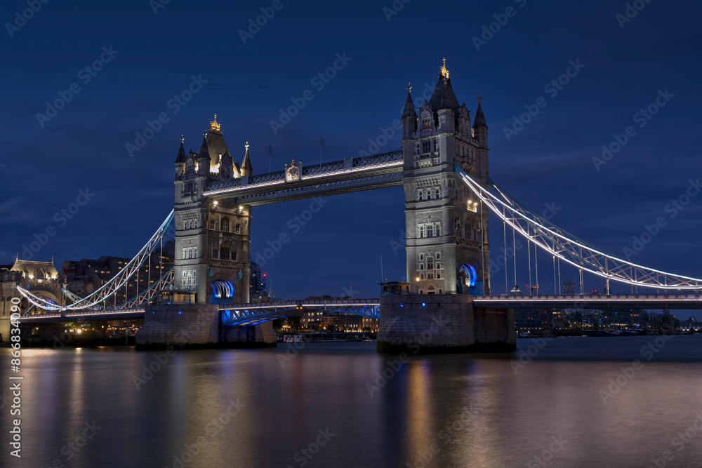 Obraz premium Ora blu al Tower Bridge