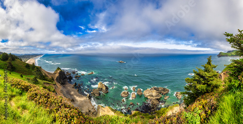 Fototapeta Naklejka Na Ścianę i Meble -  Lincoln City from God's Thumb 1