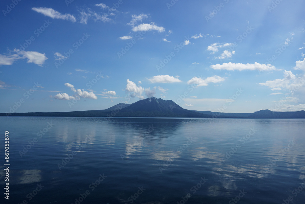 支笏湖と恵庭岳 支笏湖と恵庭岳